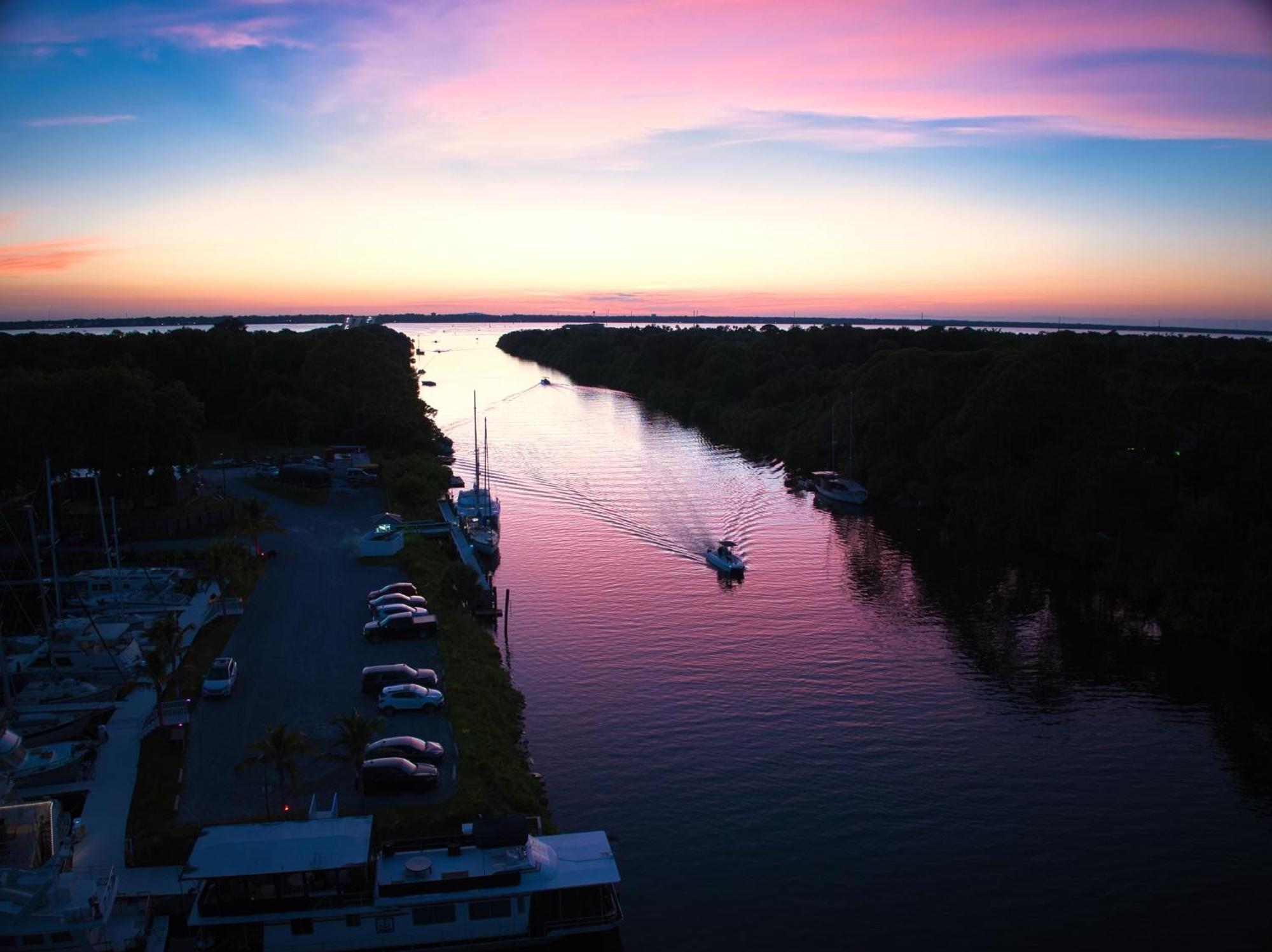Dolphins Vacation Rental Merritt Island Екстериор снимка